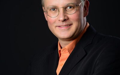 Porträtfoto vom Angstexperten Reiner Müller. Foto: (c) Karsten Quaschinsky und Gerhard Zöth